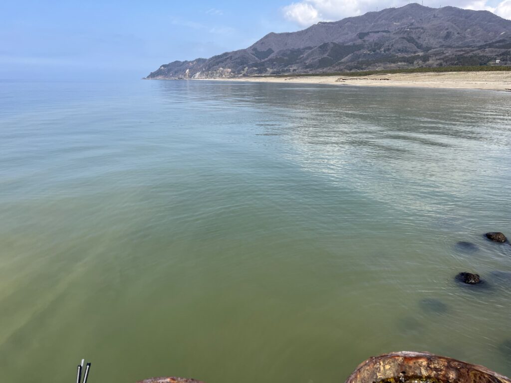 2026/3/27の新潟県寺泊エリア野積での釣行の際に撮影　突堤から右側