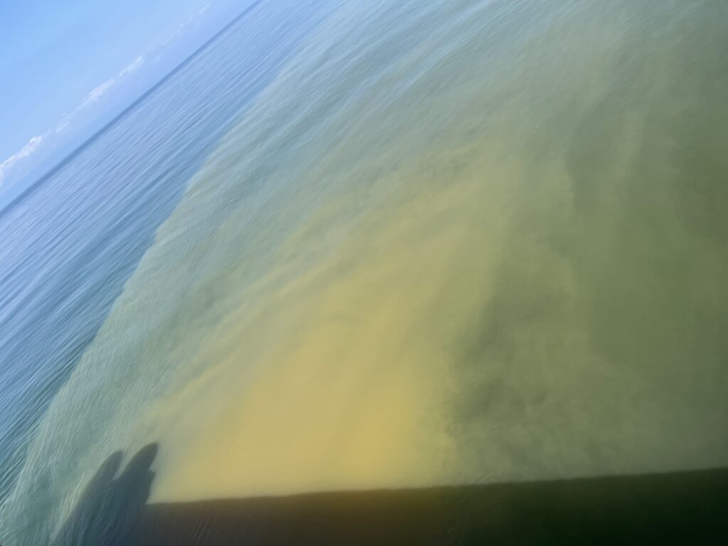 2026/3/27の新潟県寺泊エリア野積での釣行の際に撮影　突堤右側川水により濁りが強い