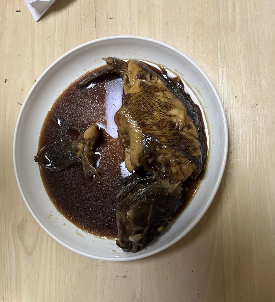 2026・6・11新潟間瀬にて行ったSUPフィッシングにて釣れたムラソイの煮付け料理写真